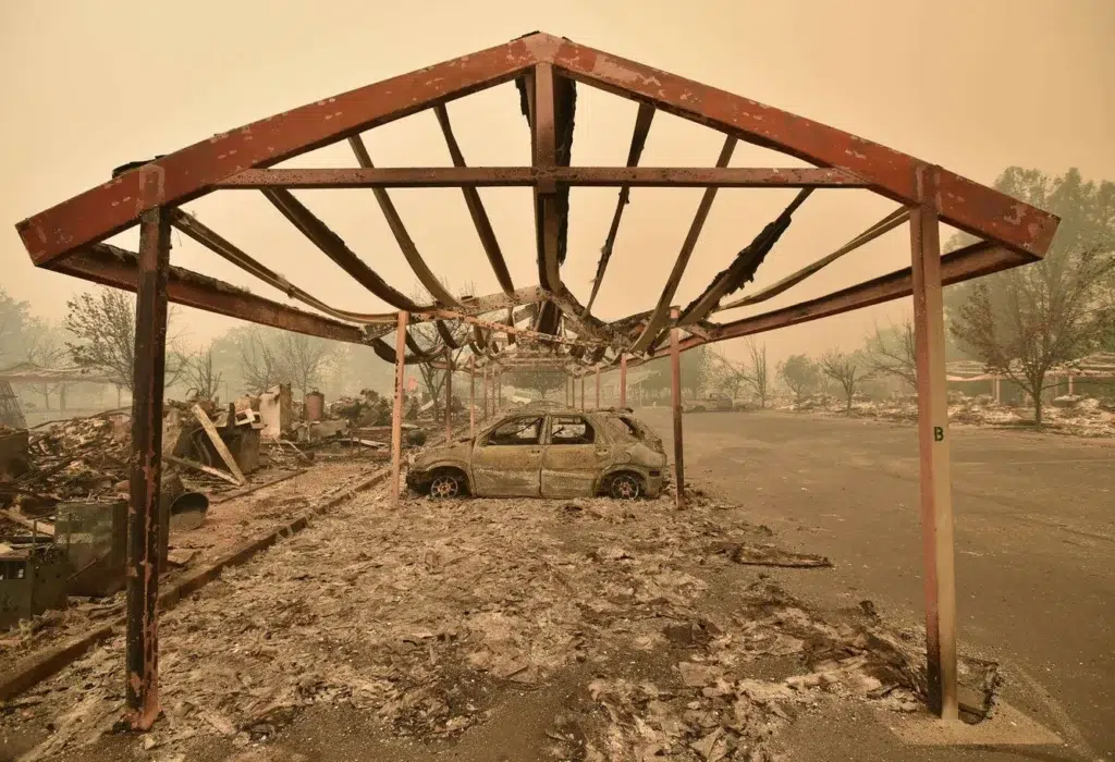 California wildfire documentary photography by Josh Edelson, AFP photojournalist