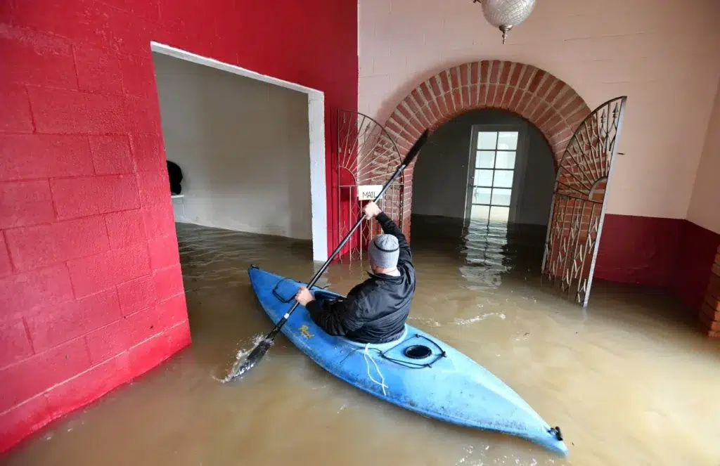 Flood and storm documentary photography by Josh Edelson, AFP photojournalist