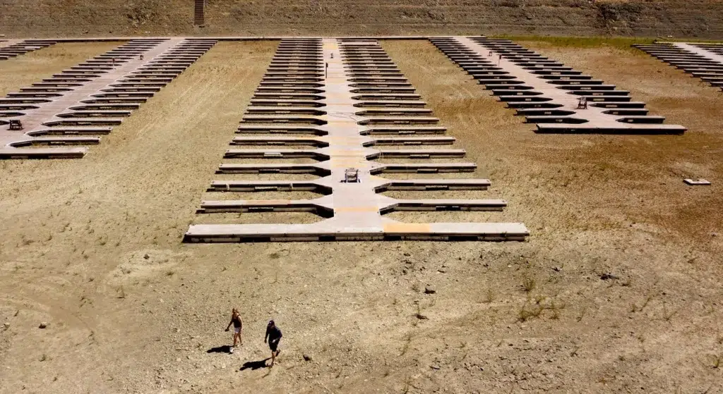 Drought saps California reservoirs as hot, dry summer looms, photo by Josh Edelson/AP