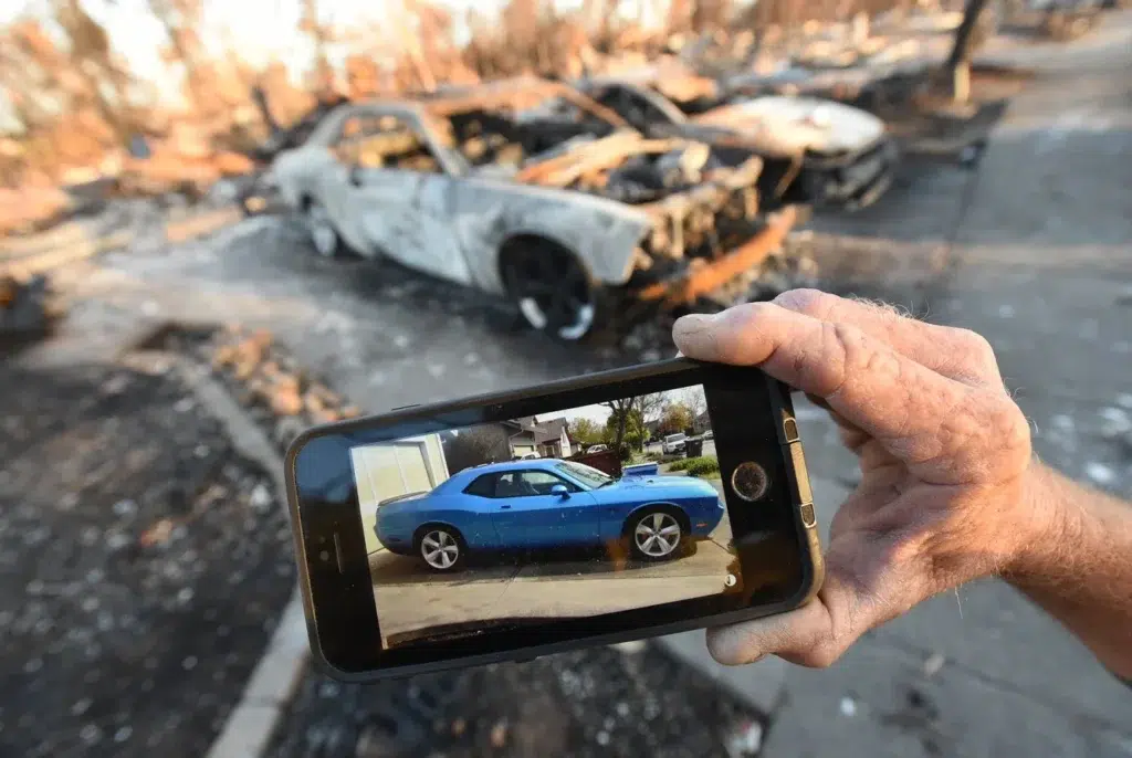 Off-road vehicle, Off-roading, BMW M, documentary photography by Josh Edelson/AFP