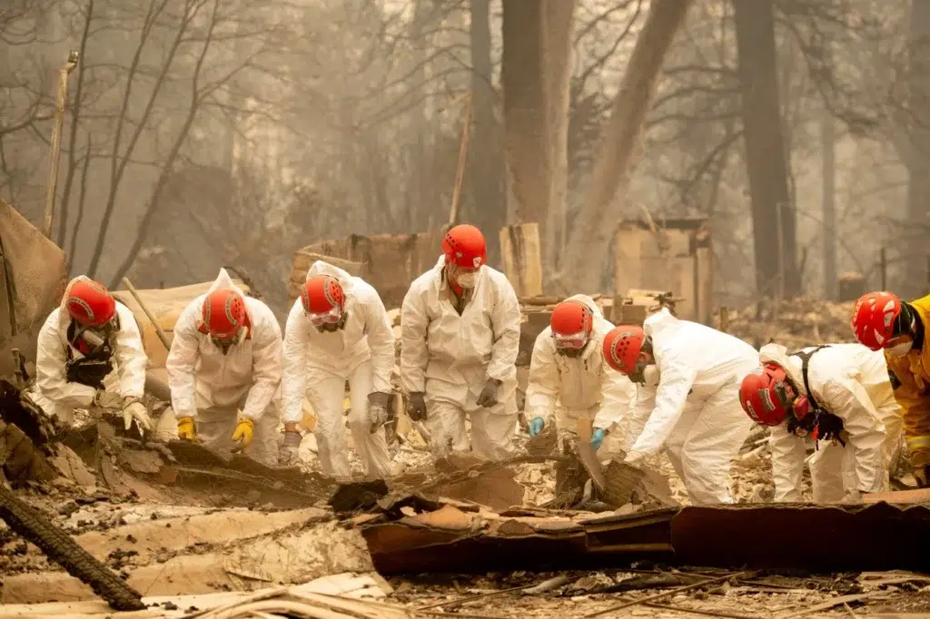 California wildfire documentary photography by Josh Edelson, AFP photojournalist