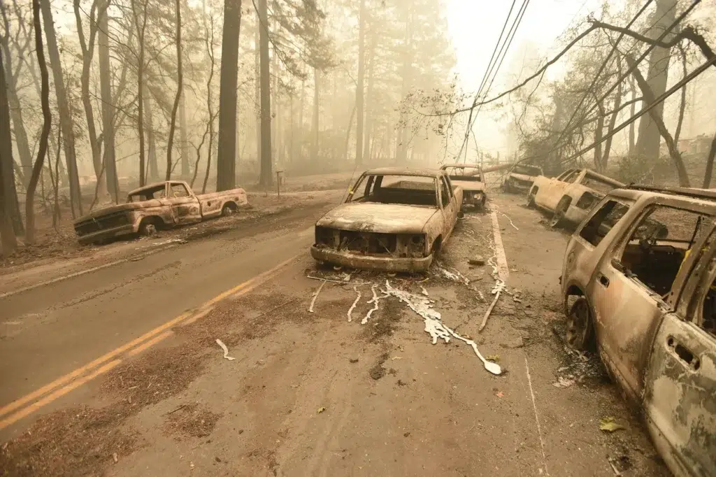California wildfire documentary photography by Josh Edelson, AFP photojournalist