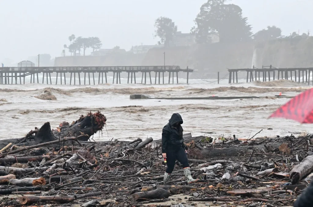 Deadly storms and flooding wreak havoc across California, photo by Josh Edelson/AFP