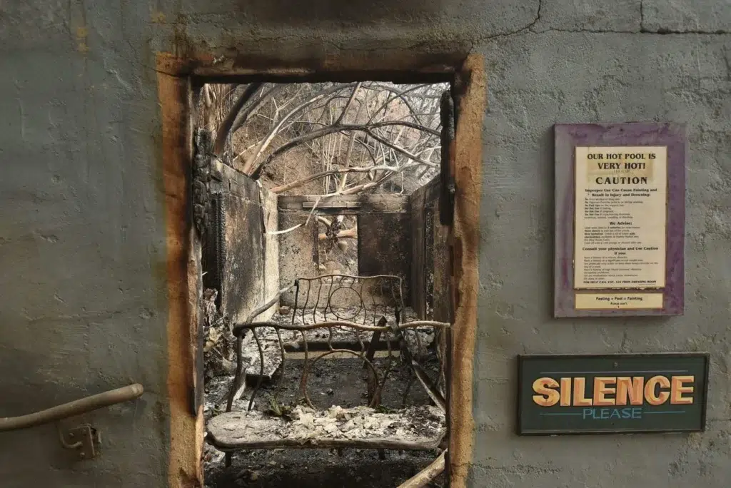 California wildfire documentary photography by Josh Edelson, AFP photojournalist