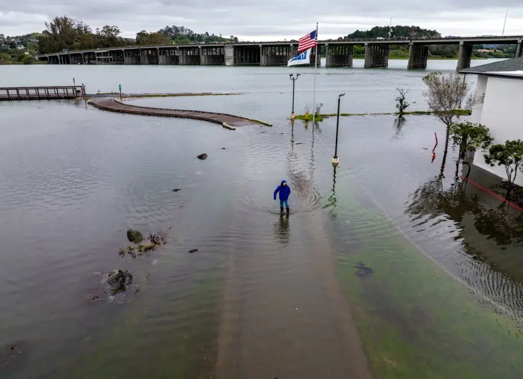 Flash flood, Flood warning, Flash flood warning, documentary photography by Josh Edelson/AFP