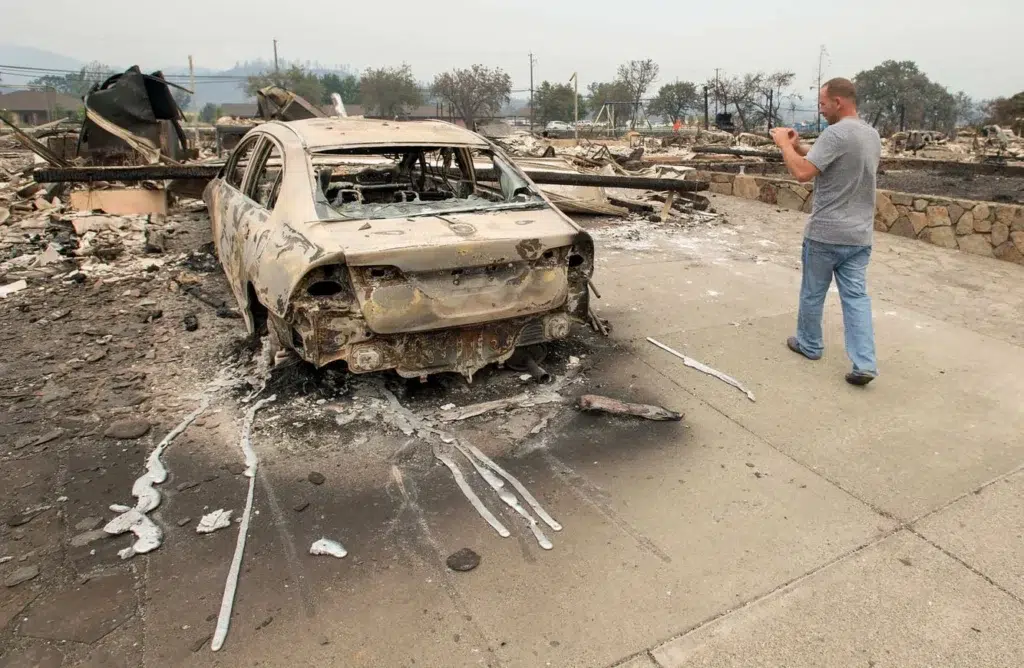 California wildfire documentary photography by Josh Edelson, AFP photojournalist