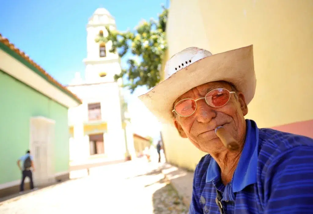 Senior citizen, documentary photography by Josh Edelson/AFP