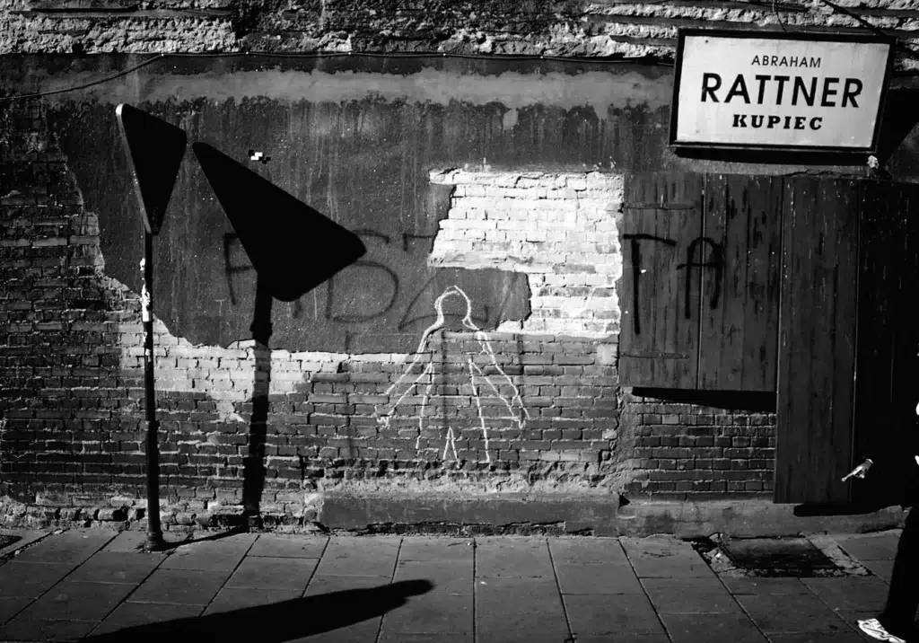 Monochrome, documentary photography by Josh Edelson/AFP