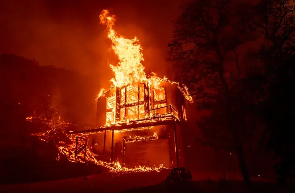 California wildfire documentary photography by Josh Edelson, AFP photojournalist