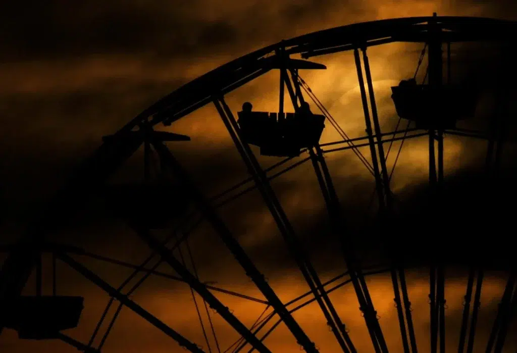 Amusement Ride, Amusement Park, documentary photography by Josh Edelson/AFP