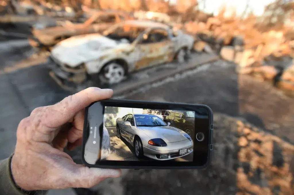 California, Sports car, documentary photography by Josh Edelson/AFP