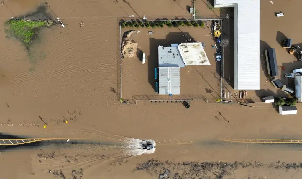 Singing sand, ArchitectureM RIBA Chartered Practice, Architecture, documentary photography by Josh Edelson/AFP