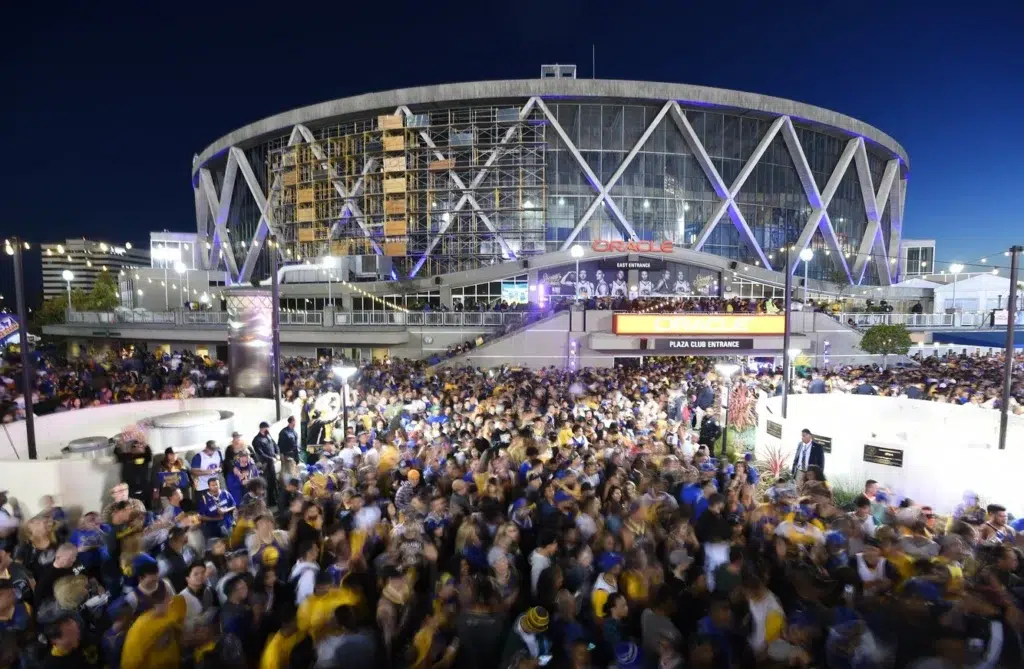Warriors ordered to pay $40 million debt to Oakland, photo by Josh Edelson/AFP