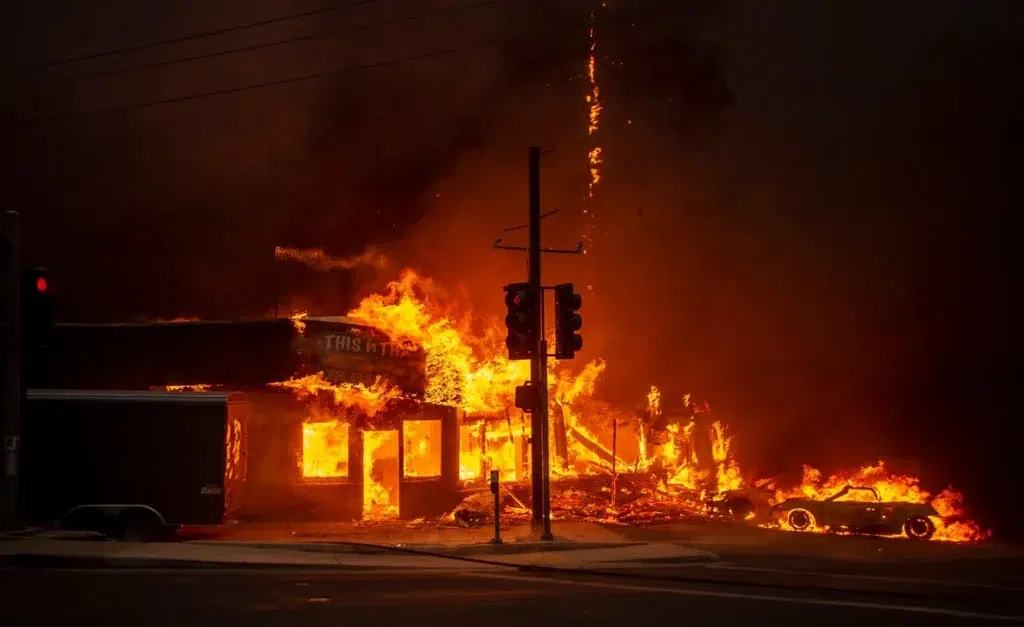 California wildfire documentary photography by Josh Edelson, AFP photojournalist