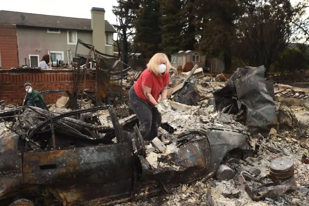 California wildfire documentary photography by Josh Edelson, AFP photojournalist