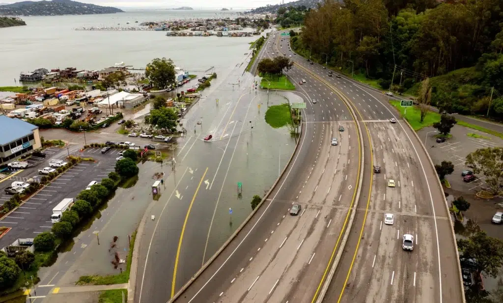 Flood and storm documentary photography by Josh Edelson, AFP photojournalist