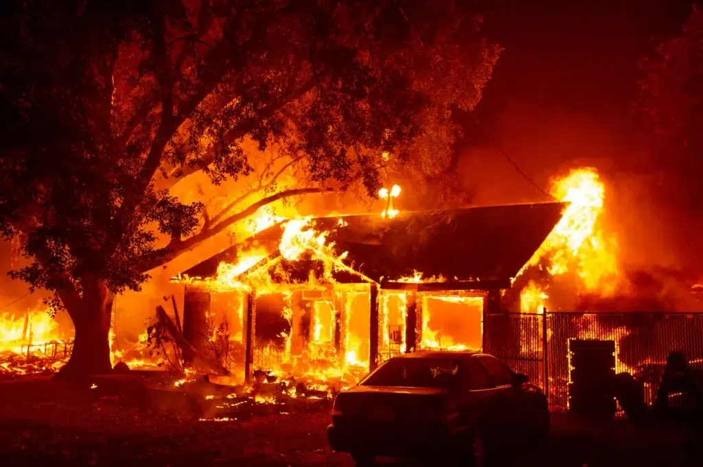 California wildfire documentary photography by Josh Edelson, AFP photojournalist