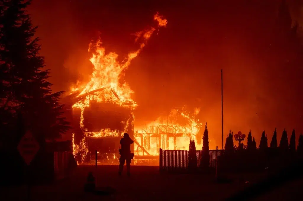 The Largest, Deadliest and Most Destructive Fires in California History, photo by Josh Edelson/AFP