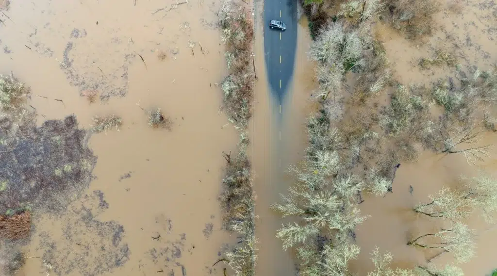 Flood and storm documentary photography by Josh Edelson, AFP photojournalist