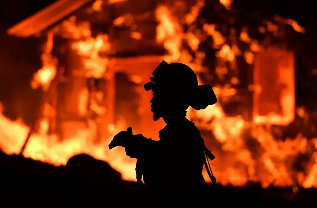 California wildfire documentary photography by Josh Edelson, AFP photojournalist
