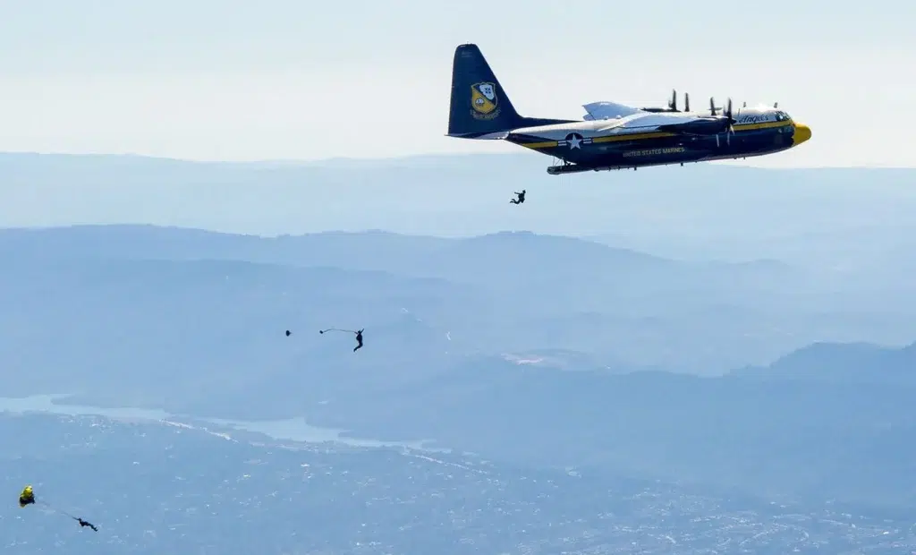 Lockheed C-130 Hercules, Attack aircraft, United States Air Force, documentary photography by Josh Edelson/AFP