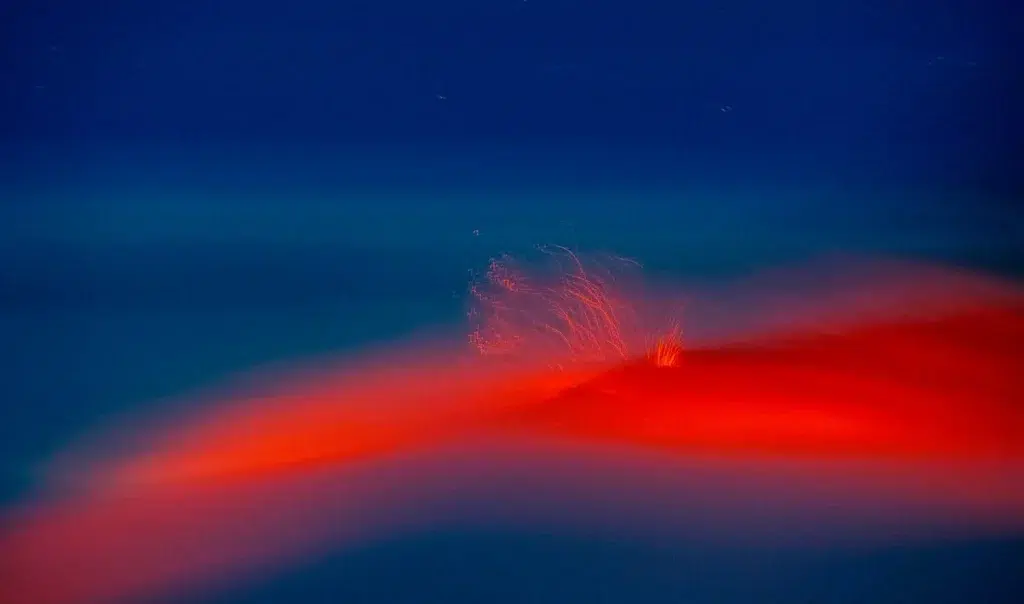 Volcanic eruption documentary photography by Josh Edelson for AFP