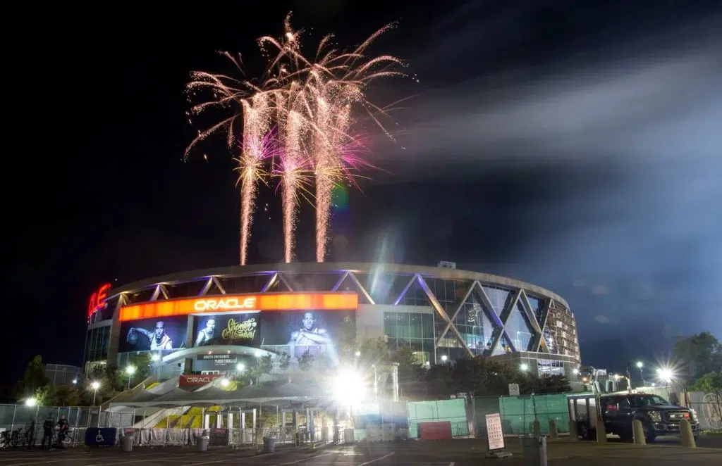 Oakland Arena, Oracle Park, Golden State Warriors, documentary photography by Josh Edelson/AFP