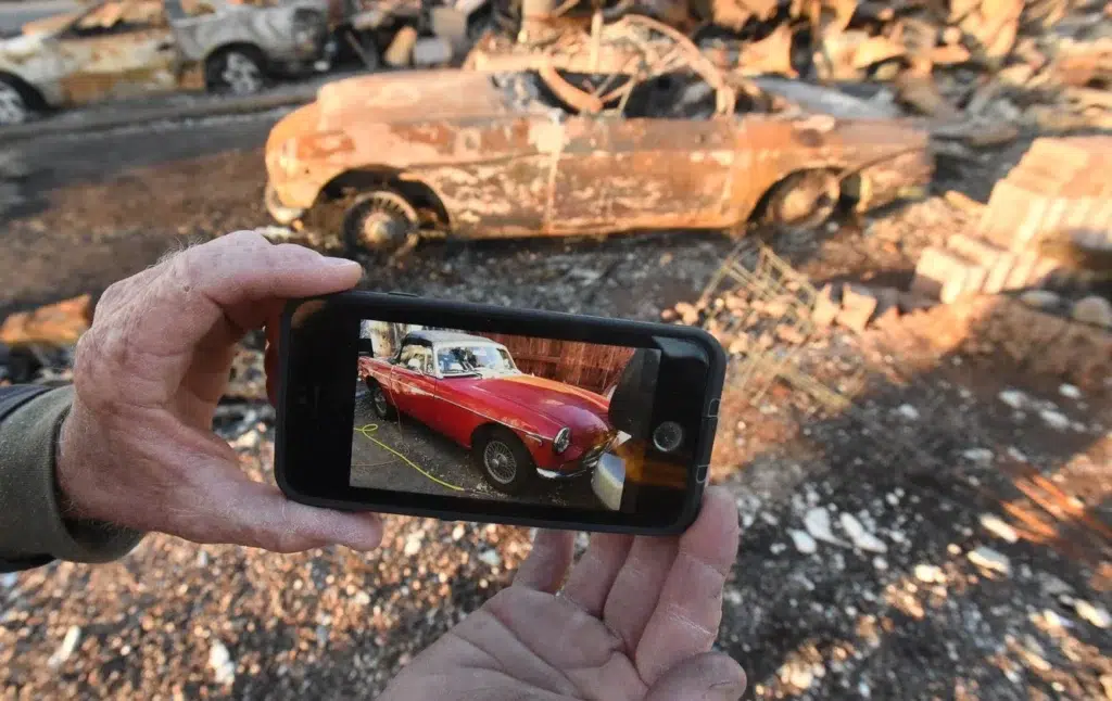 California wildfire documentary photography by Josh Edelson, AFP photojournalist