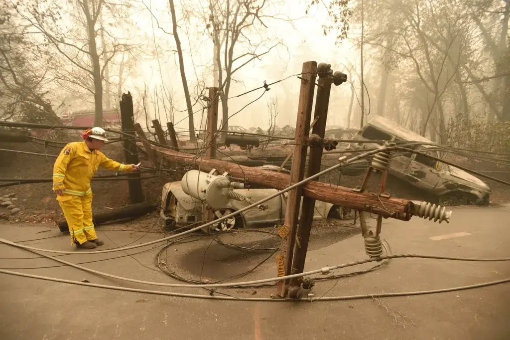 California wildfire documentary photography by Josh Edelson, AFP photojournalist