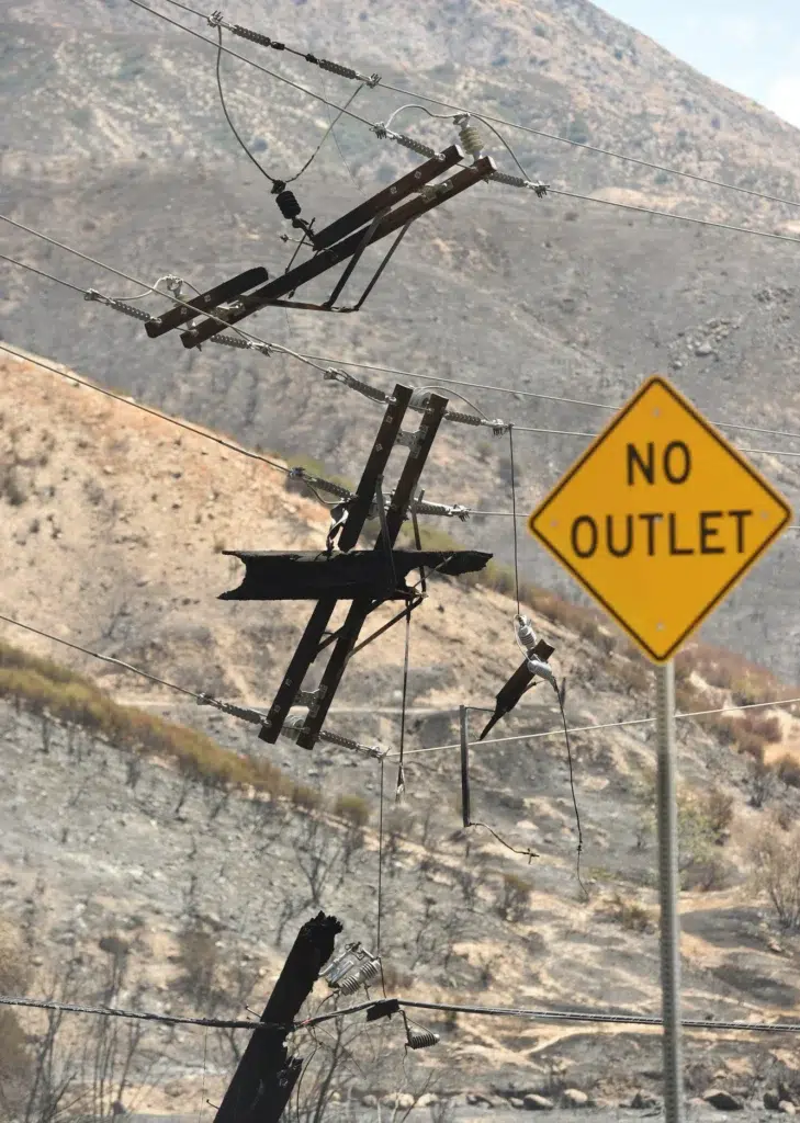 Traffic sign, documentary photography by Josh Edelson/AFP