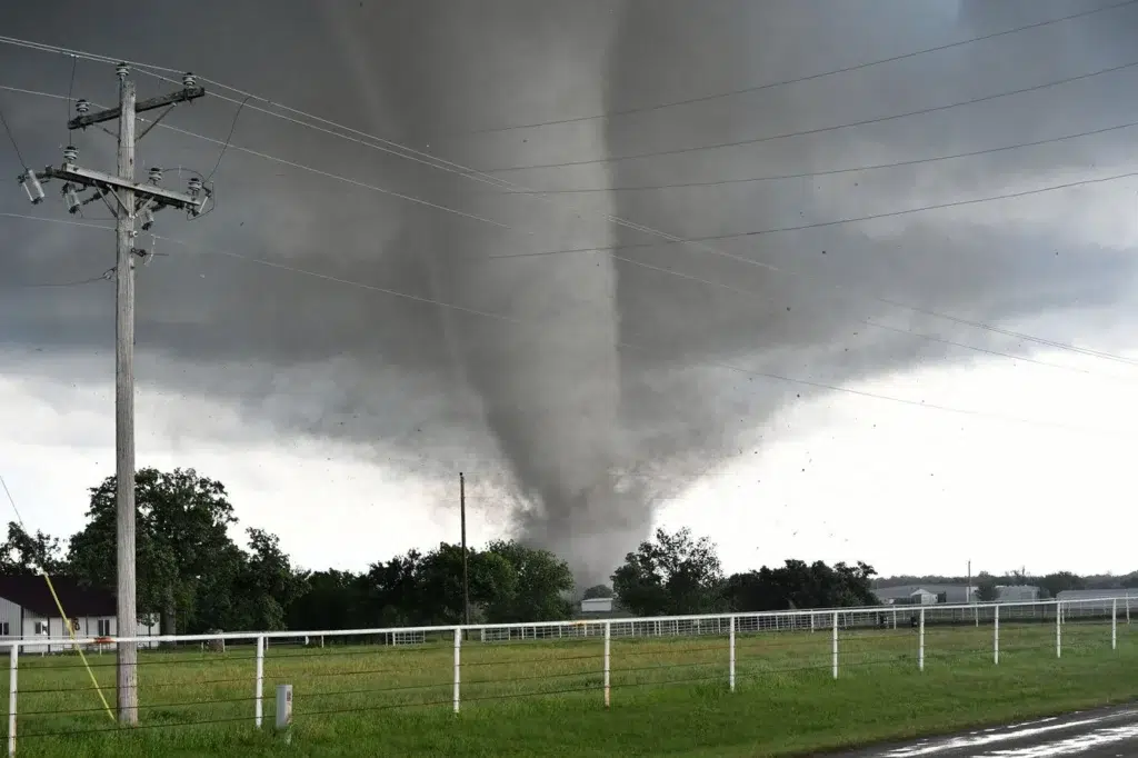 Meteorology, Wind speed, documentary photography by Josh Edelson/AFP