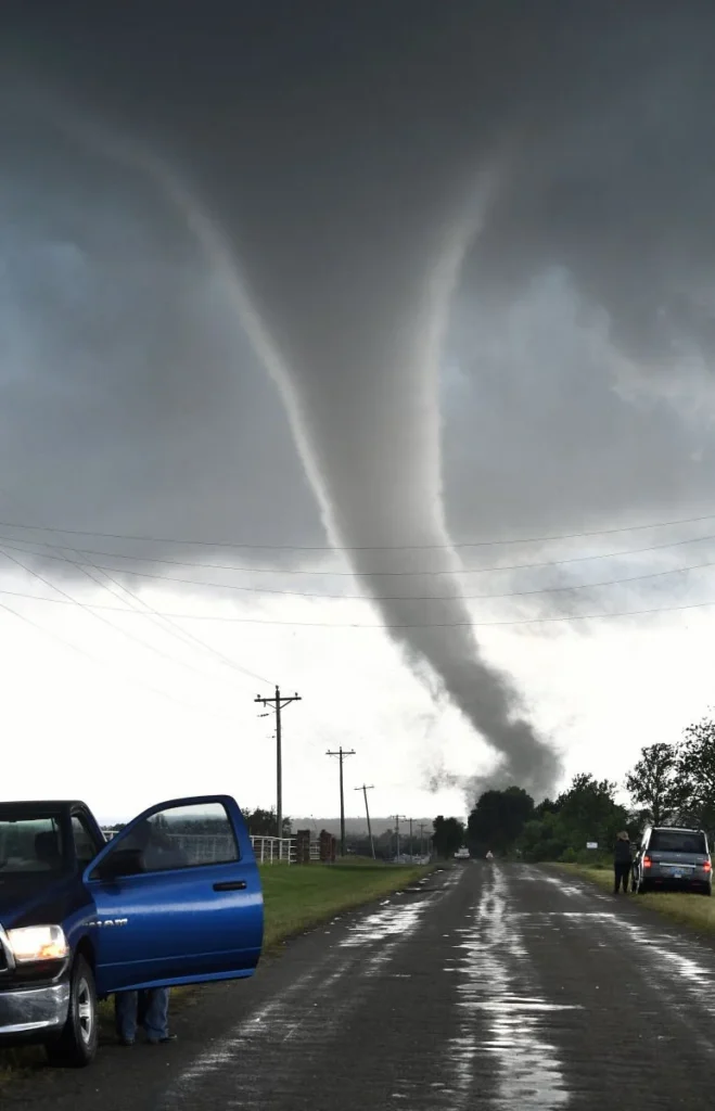 Hong Kong Observatory, Waterspout, Meteorology, documentary photography by Josh Edelson/AFP