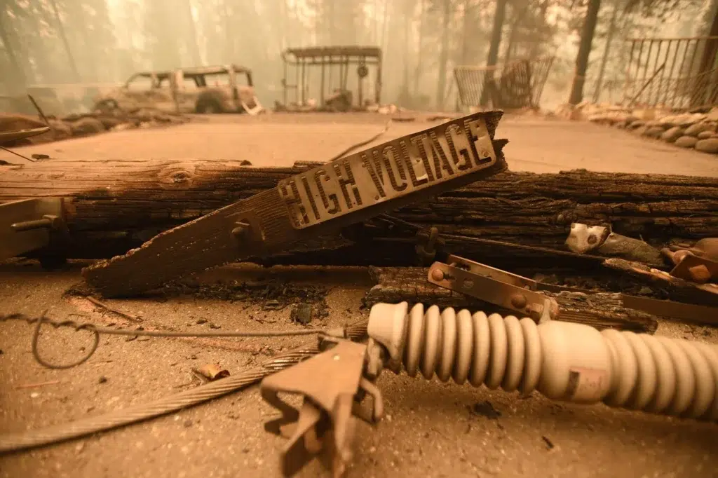 California wildfire documentary photography by Josh Edelson, AFP photojournalist