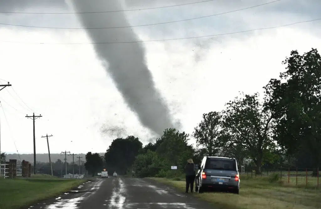 How climate change could shift where tornadoes strike most, photo by Josh Edelson/AFP