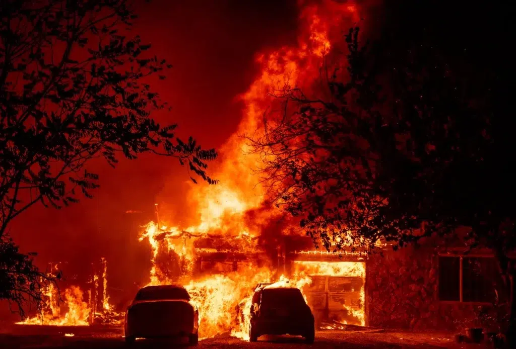 California wildfire documentary photography by Josh Edelson, AFP photojournalist