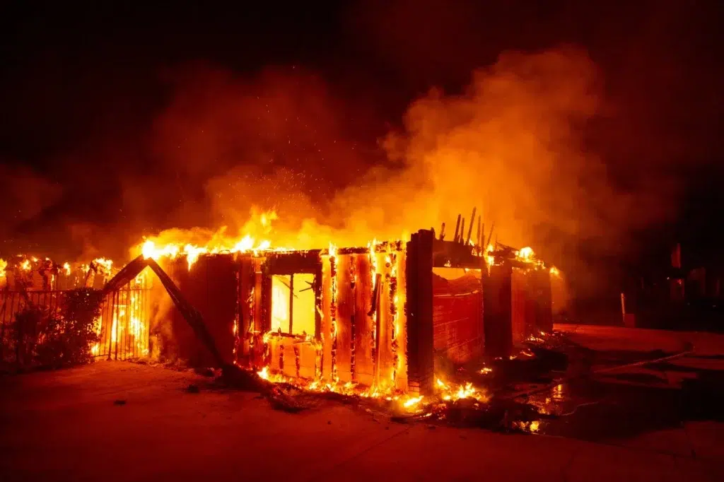 Carr Fire: What to Know About Deadly Redding, California Fire, photo by Josh Edelson/AFP