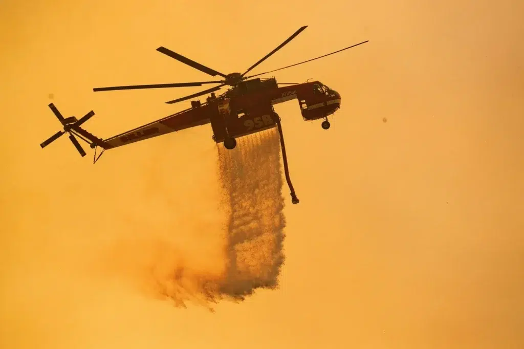Helicopter, Helicopter rotor, Military helicopter, documentary photography by Josh Edelson/AFP