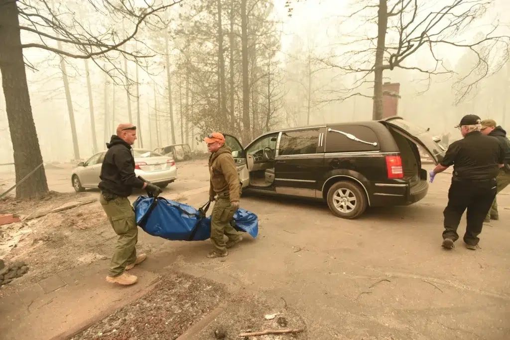 Sports car, Utility vehicle, Range Rover Sport, documentary photography by Josh Edelson/AFP