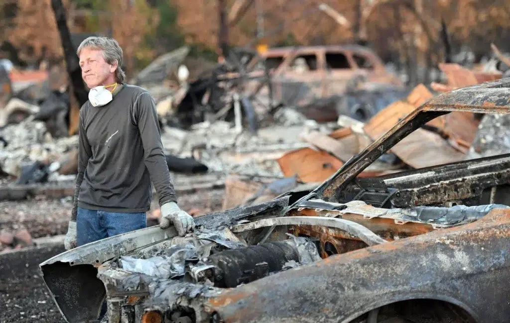 California wildfire documentary photography by Josh Edelson, AFP photojournalist