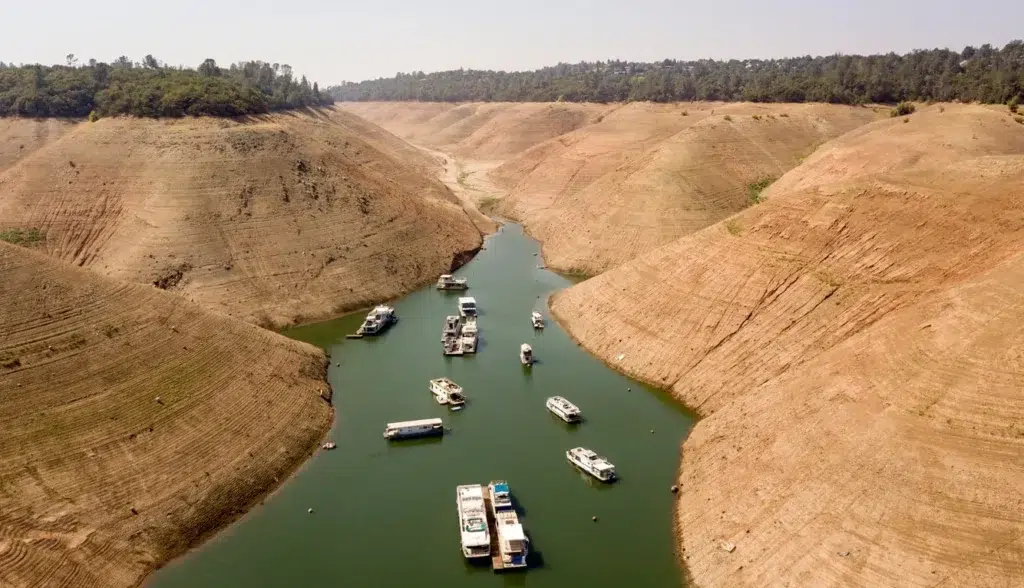 Water storage, Water resource management, documentary photography by Josh Edelson/AFP