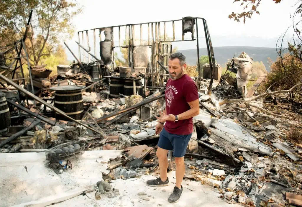 California wildfire documentary photography by Josh Edelson, AFP photojournalist