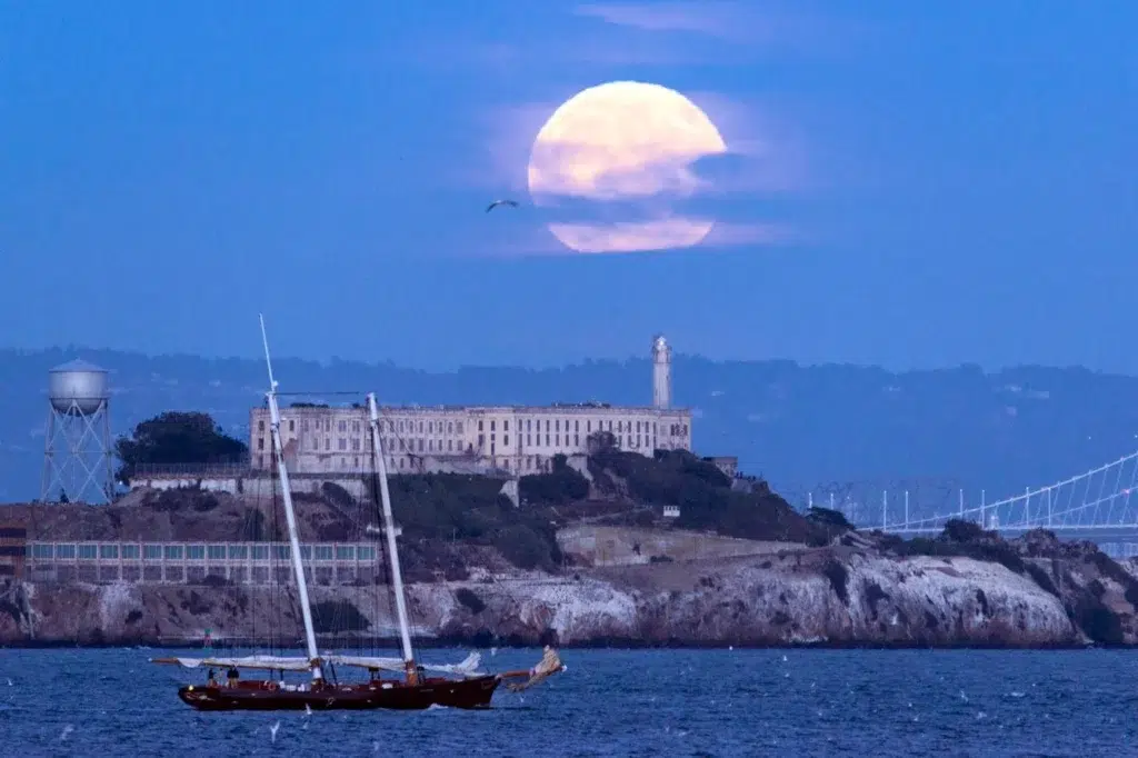 Travel and documentary photography by Josh Edelson, AFP photojournalist
