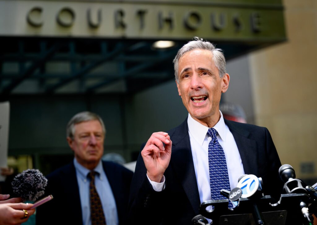 Attorney William Savitt speaks to media outside Oakland federal courthouse during the Musk vs. OpenAI trial — photo by Josh Edelson/AFP