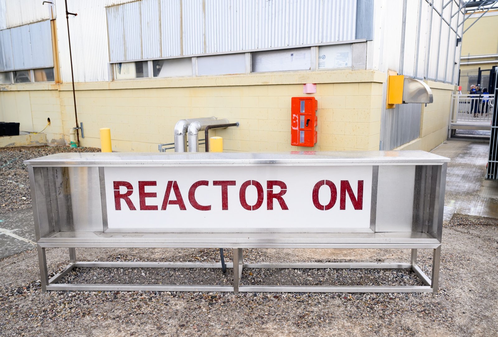 A lit sign indicating reactor status during the tour at Idaho National Laboratory