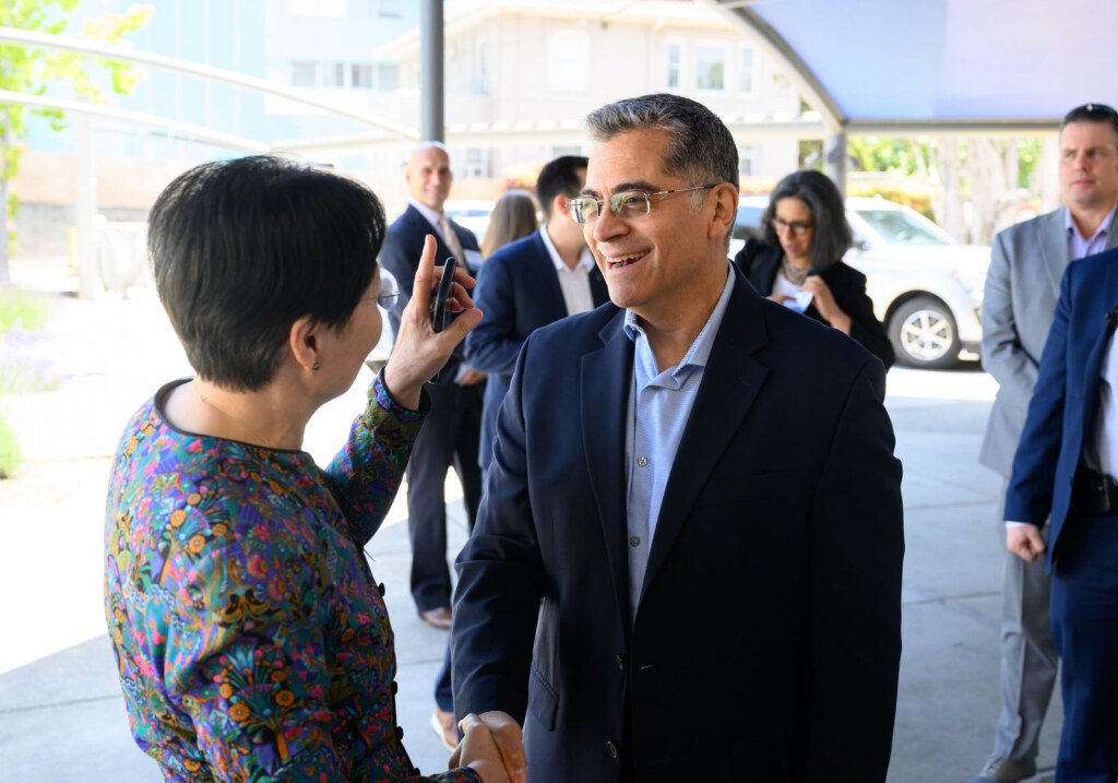 Xavier Becerra, then U.S. Secretary of Health and Human Services, visits the simulation center at Samuel Merritt University in Oakland, photographed by Josh Edelson