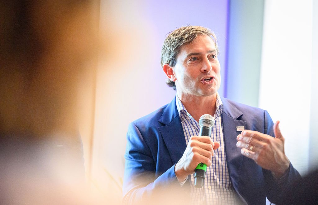 Service to Salesforce Summit at the St. Regis San Francisco during Dreamforce week, corporate event photography by Josh Edelson