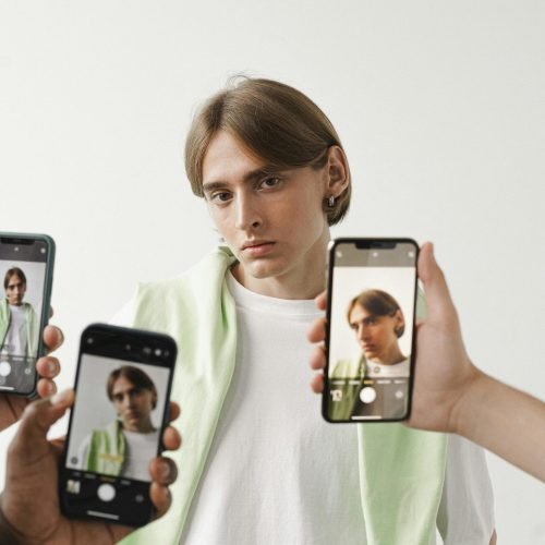 How Do You Get Natural Expressions in Headshot Photography?